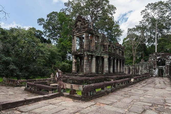 Angkor Wat 3-Day Temple Tours - Day one: Angkor Wat before the heat