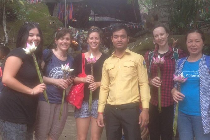 Angkor wat and Small group temples Full day tours - Bayon’s stone faces reward a slower look