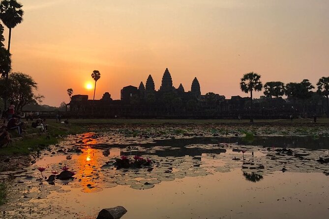 Angkor Wat at Sunrise - Exploring the world’s largest religious monument