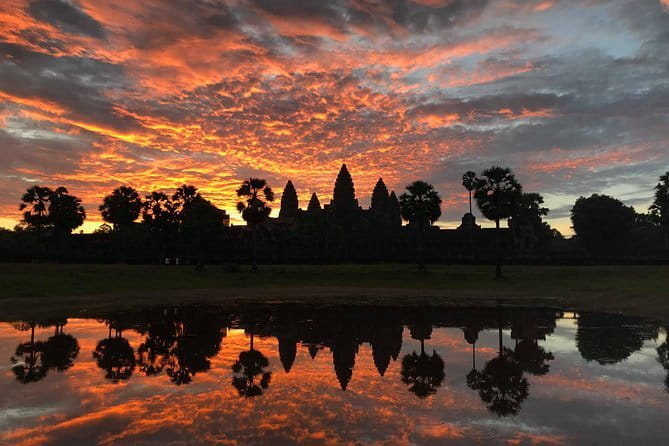 Angkor Wat & Banteay Srei 1-Day Tour - Key points at a glance