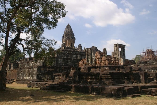 Angkor Wat Cycling Tour - Chau Say Tevoda: a short look at a smaller temple