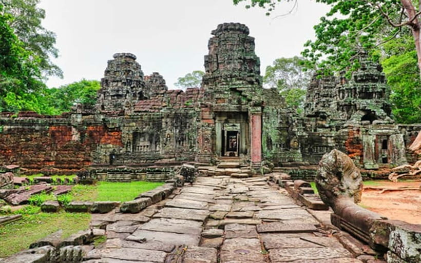 Angkor Wat: Full-Day Guided Sunset Tour - Ta Prohm: roots, ruins, and a famous setting