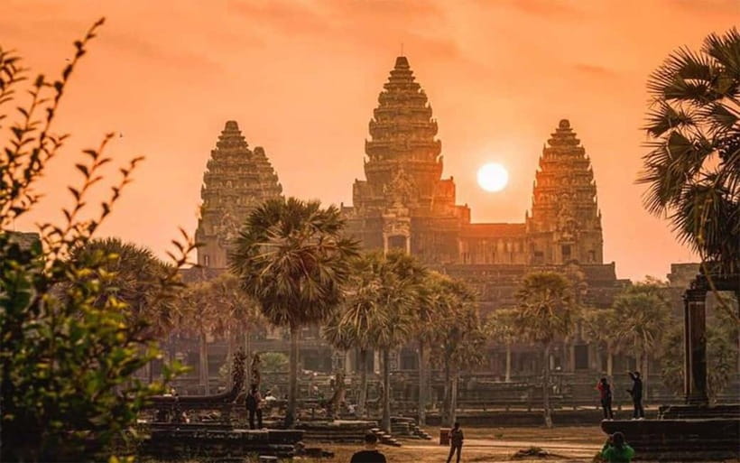 Angkor Wat: Full-Day Guided Sunset Tour - A morning pickup from Siem Reap