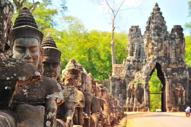 Angkor Wat full Day 'Small Group with sunset & Tour Guide - Heat, transport, lunch, and group size