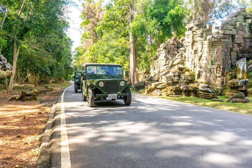 Angkor Wat: Guided Jeep Tour Inclusive lunch at local house - Angkor Wat saves the grandest scale for last