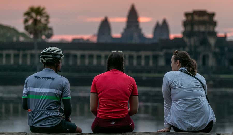 Angkor Wat: Guided Sunrise Bike Tour w/ Breakfast and Lunch - Before Dawn at Angkor Wat