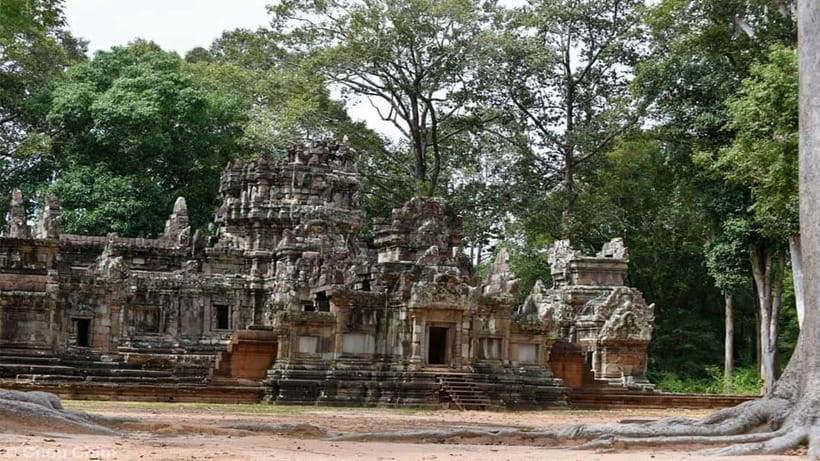 Angkor Wat Guided Sunrise Tour - What the guide and minibus add