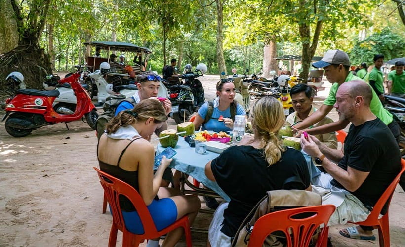 Angkor Wat: Guided Vespa Tour / Tuk Tuk or Car - Community life beyond the stones