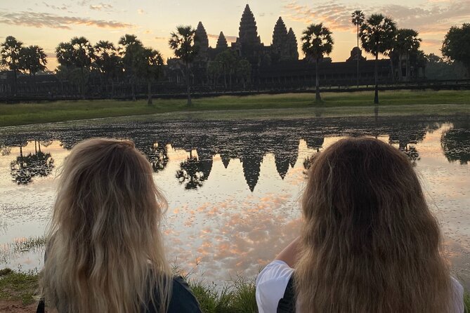 Angkor Wat highlight Tour From Sunrise -Small Group - Angkor Wat: three hours among corridors and carvings