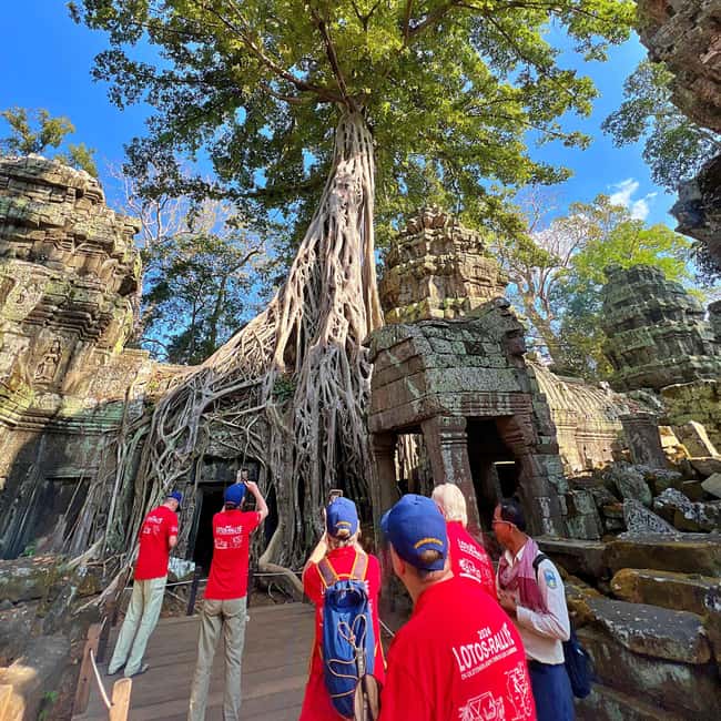 Angkor Wat in a vintage Jeep with driver - jeep rental - What your driver can and cannot do