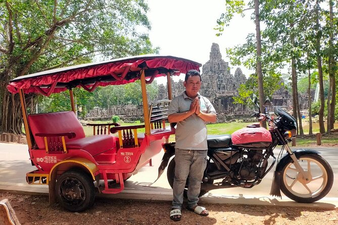 Angkor Wat Private Tour by Tuk-Tuk with English Speaking Driver - Angkor Wat, the essential first stop
