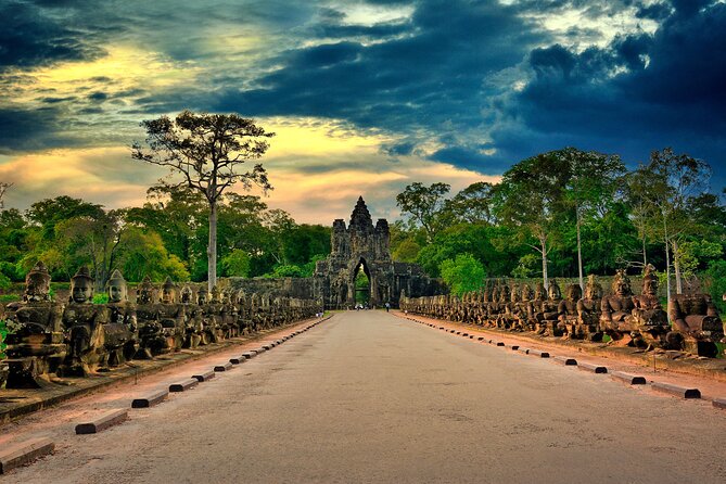 Angkor Wat Private Tuk-Tuk Tour (sunrise Option) & more - Bayon’s stone faces and crowded galleries