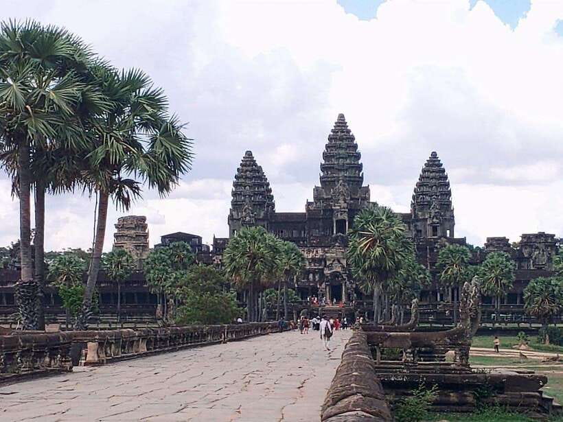 Angkor Wat, Small Circuit Private Tour with Banteay Srei - Banteay Srei rewards the long drive