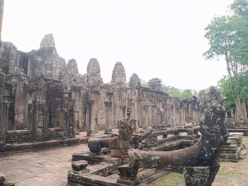 Angkor Wat, Small Circuit Private Tour with Banteay Srei - Transport, water, and the heat factor