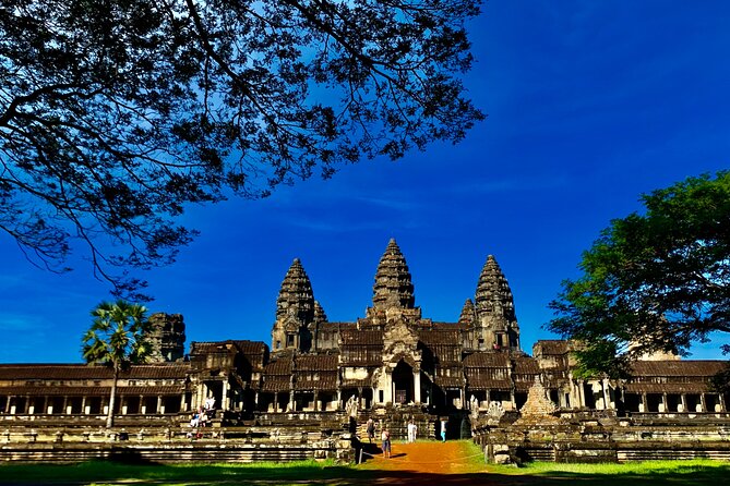 Angkor Wat Small Circuit & Sunset Tour - Angkor Thom: the long final chapter