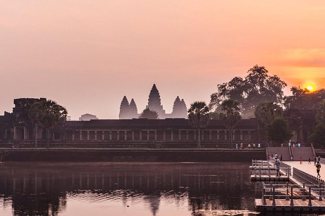 Angkor Wat Small-Group Sunrise Tour from Siem Reap - Practical preparation for a temple morning