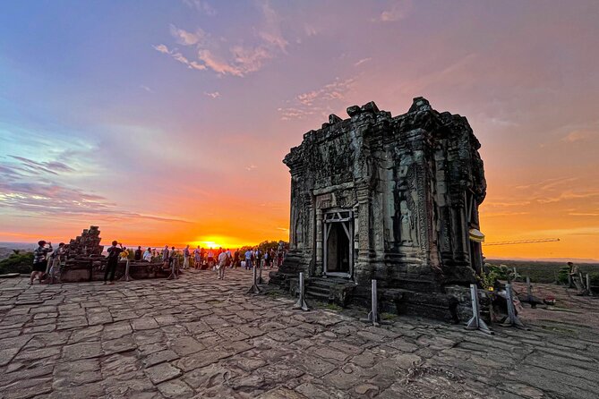 Angkor Wat Small Group Tour and Sunset with Lunch Included - Angkor Thom begins with a dramatic stone gateway