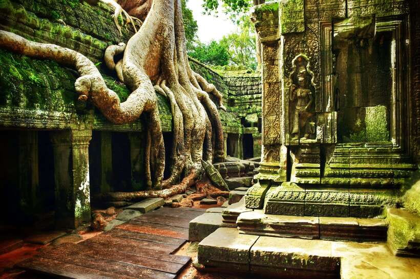 Angkor Wat: Small-Group Tour with Balloon Ride and Lunch - The balloon ride: a short view from above