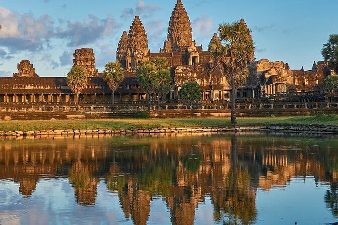 Angkor Wat & Small Tour with Bonteay Srei Temples - Key things to know before booking