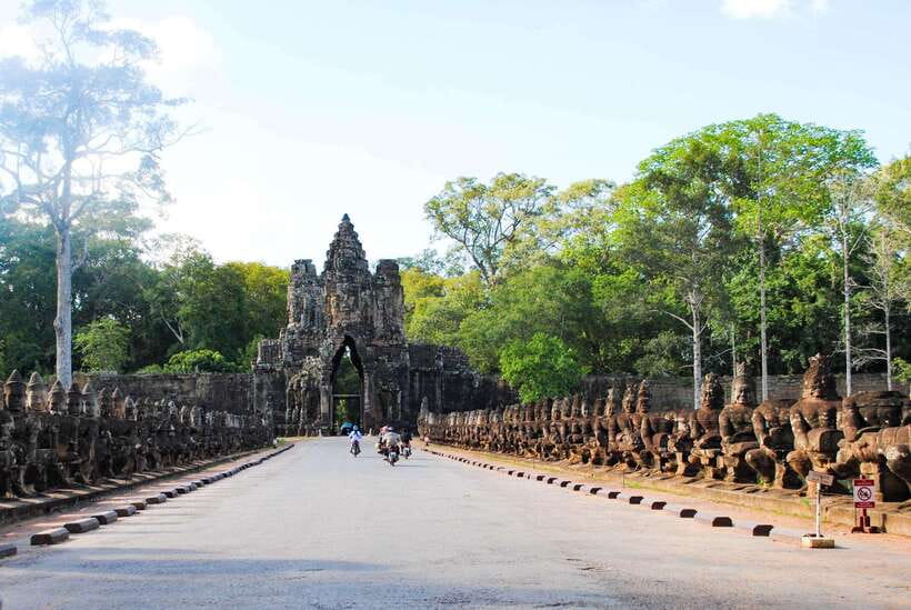 Angkor Wat Small Tour With Private Tuk Tuk - Takeo offers a more stripped-back temple visit
