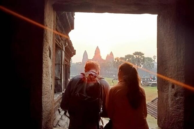 Angkor Wat Sunrise & 3 Main Temples with Breakfast – Small Group - Key points at a glance