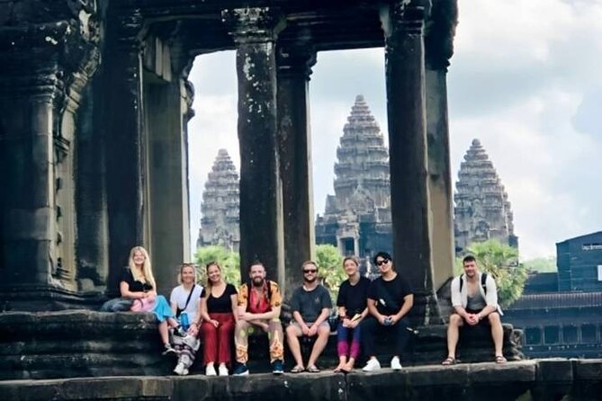 Angkor Wat Sunrise & 3 Main Temples with Breakfast – Small Group - Breakfast at Srah Srang, a useful pause