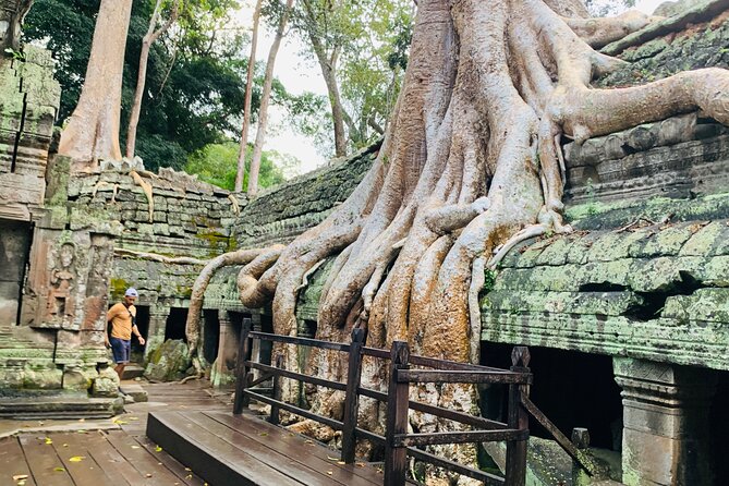 Angkor Wat Sunrise and Angkor Thom Sunset Tour - Banteay Kdei adds a quieter Buddhist stop