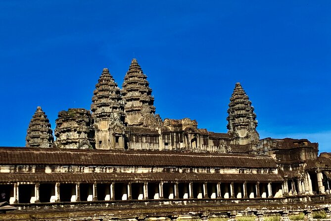 Angkor Wat Sunrise and Angkor Thom Sunset Tour - Guides, drivers, and the private service