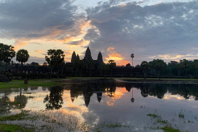 Angkor Wat Sunrise and Tonle Sap Cruise Sunset Tour - A very early start at Angkor Wat