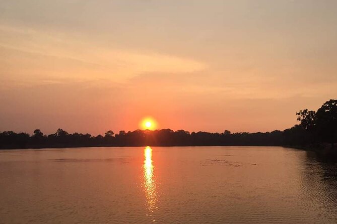 Angkor Wat Sunrise and Tonle Sap Cruise Sunset Tour - What the $90.10 price really covers