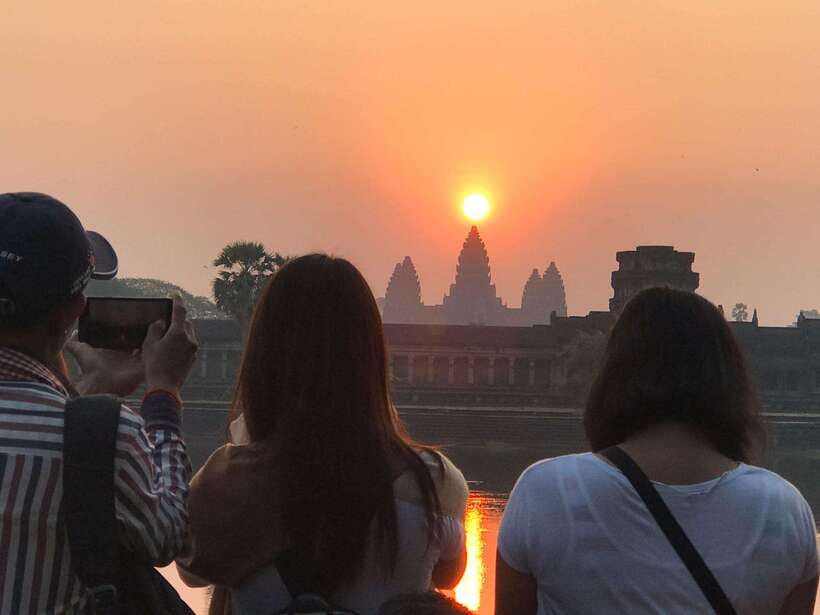 Angkor Wat Sunrise by Vintage Jeep – Private Tour - Key points at a glance