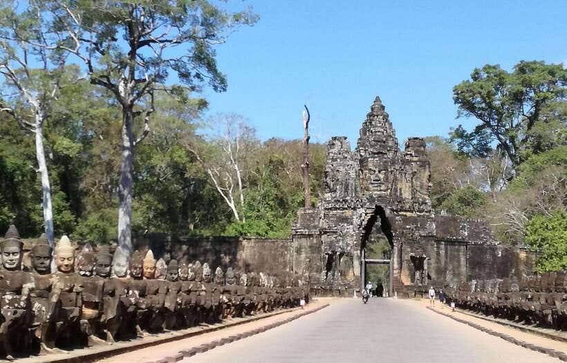 Angkor Wat Sunrise by Vintage Jeep – Private Tour - Ta Prohm: tree roots and an earlier visit