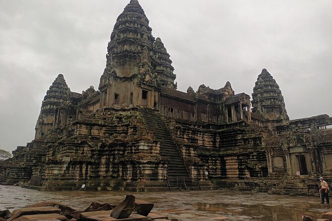 Angkor Wat Sunrise Experience – Ultimate 1-Day Guided Temple Tour - Angkor Thom: a royal city, not one single temple