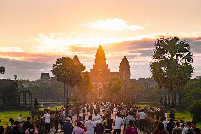 Angkor Wat Sunrise Guided Join-In Tour/Private Tour - Shared minivan or private tour?