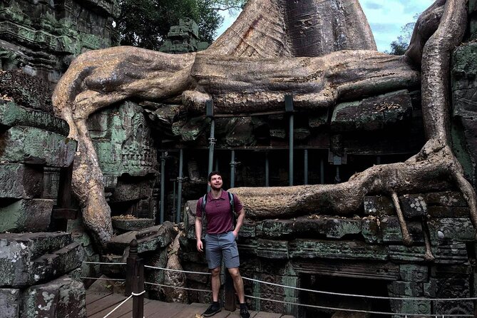 Angkor Wat Sunrise Private Tour via Tuk Tuk from Siem Reap - Angkor Wat at sunrise, from darkness to first light