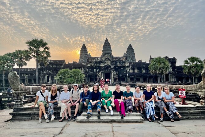 Angkor Wat Sunrise Small Group Tour With Breakfast - Breakfast near Srah Srang and Preah Dak