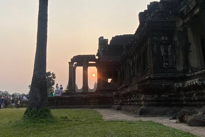 Angkor Wat Sunrise Tour & Archaeological Park Exploration - Bayon Temple and its forest of faces