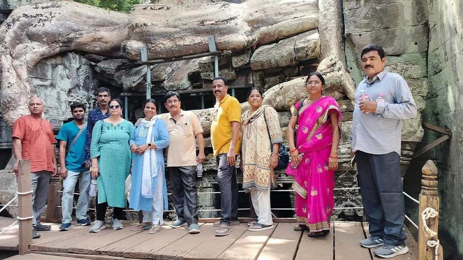 Angkor Wat Sunrise Tour Half-Day (Join-In-Tour) - Transport, Group Size, and Pace