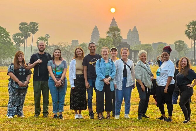 Angkor Wat Sunrise tour with Small - Group and Guide tours - The four details that shape your morning