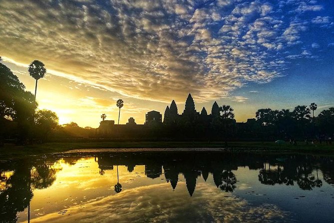 Angkor Wat Sunrise tour with Small - Group and Guide tours - Ta Keo, the unfinished pyramid