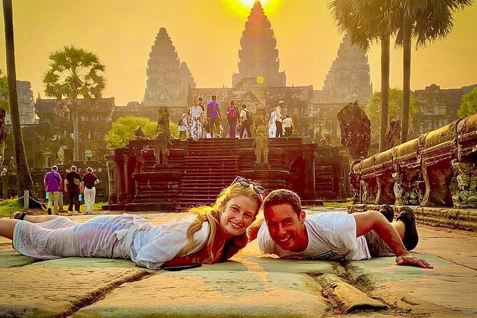 Angkor Wat Sunrise tour with Small - Group and Guide tours - Angkor Thom and the faces of Bayon
