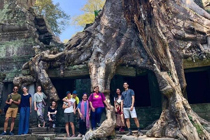 Angkor Wat Sunset Small Group Tour with Lunch Included - The guides are the strongest part of the experience