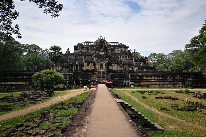 Angkor Wat Sunset Tour - Srah Srang gives you a needed pause