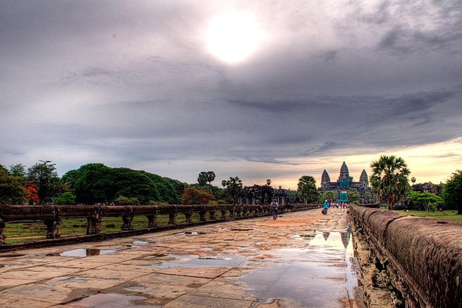 Angkor Wat Sunset Tour - Bayon’s stone faces are the afternoon highlight