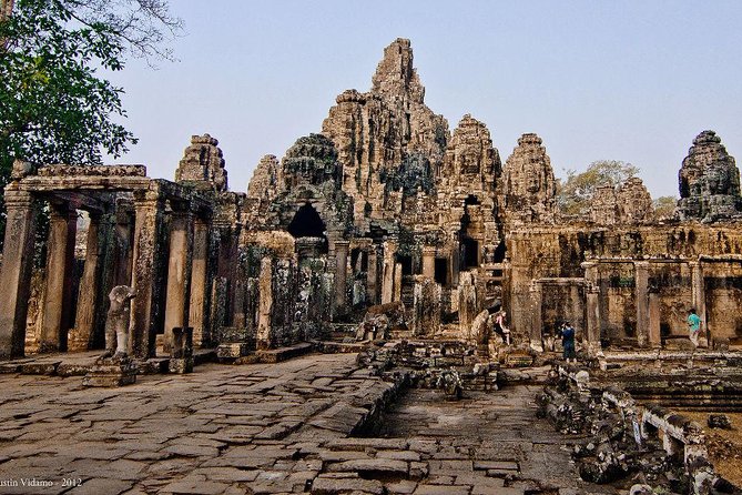 Angkor Wat Sunset Tour - Phnom Bakheng requires patience and a climb