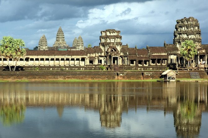 Angkor Wat Temples Tour with Entrance Ticket and Lunch - Angkor Wat: two hours with Cambodia’s great centerpiece