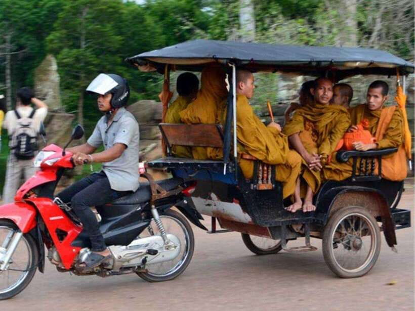 Angkor Wat Tour by Tuk-Tuk with English Speaking Driver - Angkor Thom and the smiling faces of Bayon