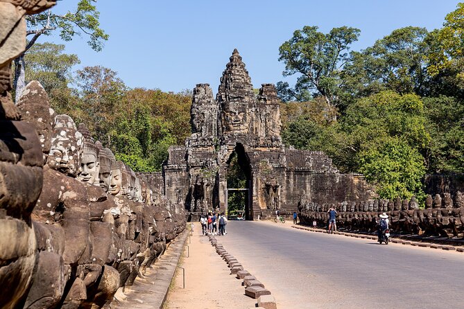 Angkor Wat Tour, Explore The Main Temples With Tour Guide - Transport, group size, and physical effort