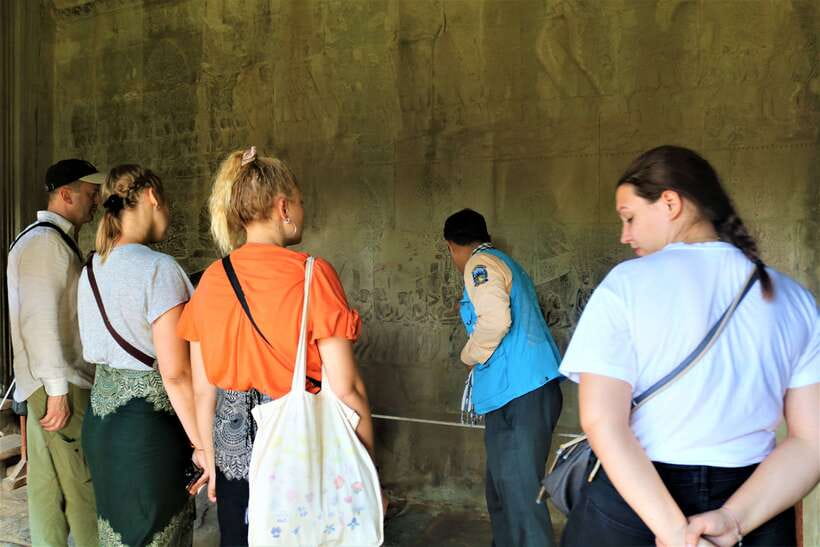 Angkor Wat: Tuk Tuk and Walking Tour - Bayon and the famous stone faces