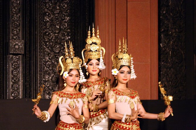 Apsara Dance Show with Dinner by Tuk-Tuk Roundtrip Transfer - The stage brings Angkorian themes indoors
